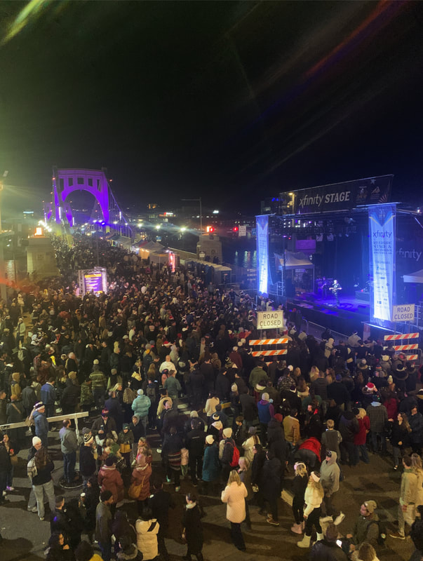 Pittsburgh Light Up Night Stage Pierce Events crowd
